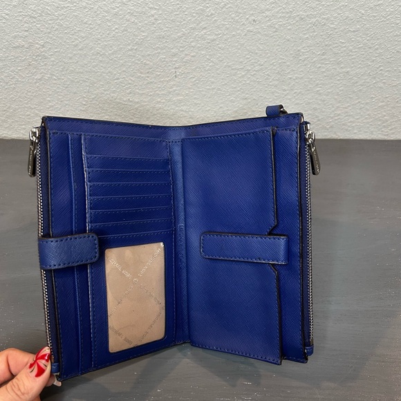 Michael Kors Double Zipper Wallet - Picture 5 of 6